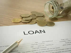 S&P Global का अनुमान: वित्त वर्ष 26 में असुरक्षित ऋणों में बढ़ेगा दबाव और फंसेगा अधिक धन