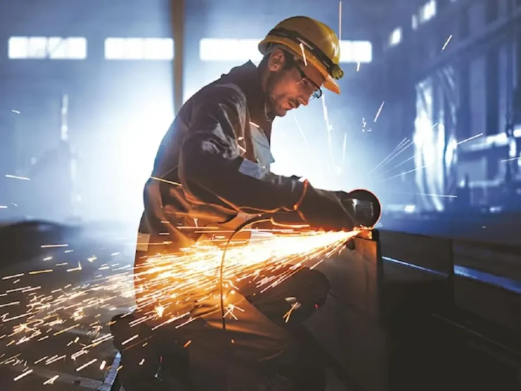 केंद्र ने QCO सुधारों पर दिखाई तेजी, 200 उत्पादों पर आदेश हटाने की तैयारियों से उद्योग को बड़ी राहत के संकेत